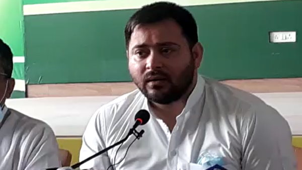 Tejaswi Yadav announced to give job to all classed if RJD came in power Tejaswi Yadav announced to give job to all classed if RJD came in power