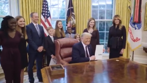Donald Trump nominates Amy Connie Barrett as SC new justice Donald Trump nominates Amy Connie Barrett as SC new justice