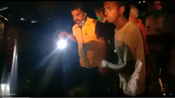 Jaipur: Uncontrollable car falls into drain, divers take out mother and son safely Jaipur: Uncontrollable car falls into drain, divers take out mother and son safely