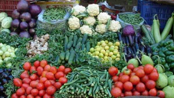 पिछले 15 दिनों में सब्जियों के दाम आसमान छू रहे