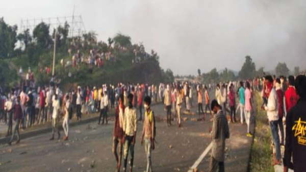 Rajasthan ST candidate protest dungarpur pelted-stones police lathicharge Rajasthan ST candidate protest dungarpur pelted-stones police lathicharge