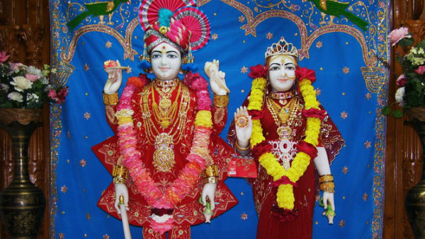 हनुमान मंदिर में गुड़-चना अर्पित करें