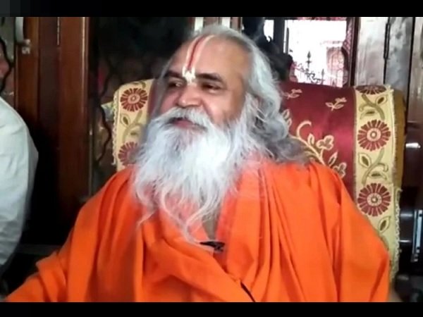 दुनिया की किसी भी मस्जिद में हिन्दू देवी-देवताओं के चिह्न नहीं होते