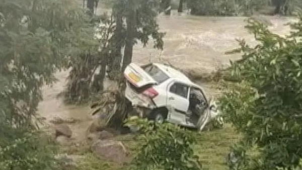 मैं बुरी तरह से फंस गया हूं, क्या करूं