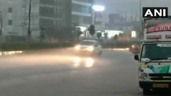 Hyderabad Heavy rainfall lashes parts of the city Hyderabad Heavy rainfall lashes parts of the city