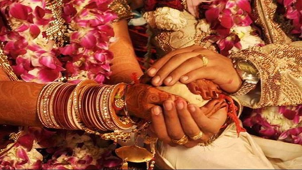 विवाह के शुभ मुहूर्त पर क्या फिर भारी पड़ेगा कोरोना का साया विवाह के शुभ मुहूर्त पर क्या फिर भारी पड़ेगा कोरोना का साया