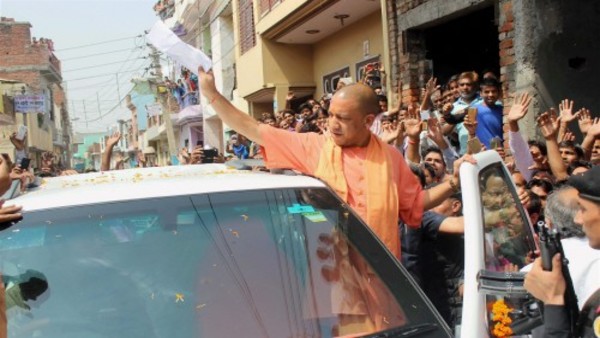मिशन शक्ति अभियान: यूपी सरकार के दामन पर लगे दाग छुड़ा पाएगा? मिशन शक्ति अभियान: यूपी सरकार के दामन पर लगे दाग छुड़ा पाएगा?
