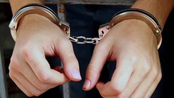 6 people arrested by Delhi Police from a farmhouse in Maidan Garhi area for betting on IPL match 6 people arrested by Delhi Police from a farmhouse in Maidan Garhi area for betting on IPL match