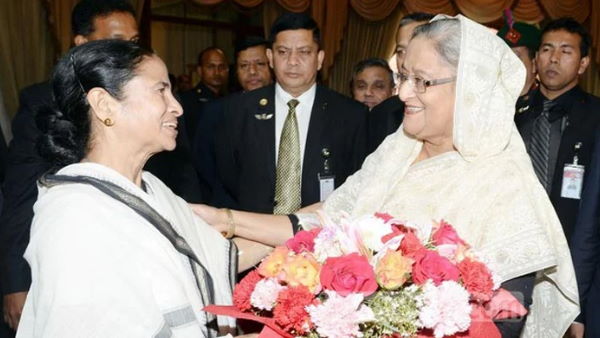 Durga Puja Gifts For Bengal cm Mamata Banerjee From Bangladesh PM Sheikh Hasina Durga Puja Gifts For Bengal cm Mamata Banerjee From Bangladesh PM Sheikh Hasina