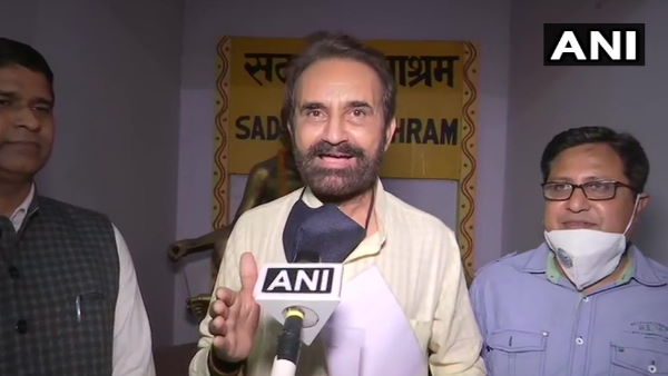 Income tax raid at Bihar Congress headquarters Sadaqat Ashram Income tax raid at Bihar Congress headquarters Sadaqat Ashram