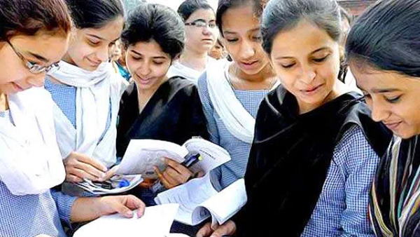 इस साल की परीक्षा तो बे-रोक-टोक हुईं