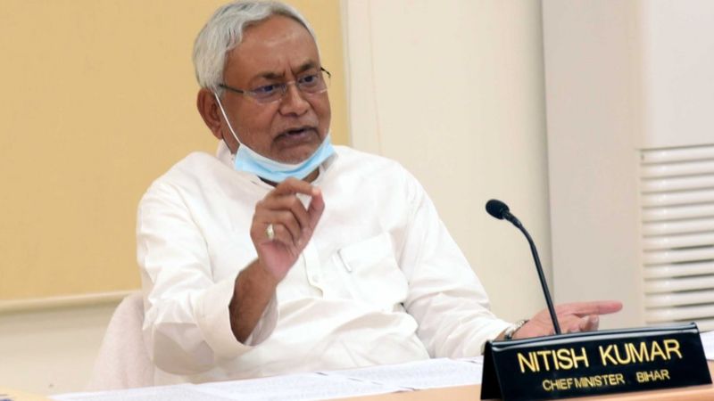 बिहार : एनडीए और महागठबंधन के बीच सीधी टक्कर की ओर चुनाव बिहार : एनडीए और महागठबंधन के बीच सीधी टक्कर की ओर चुनाव