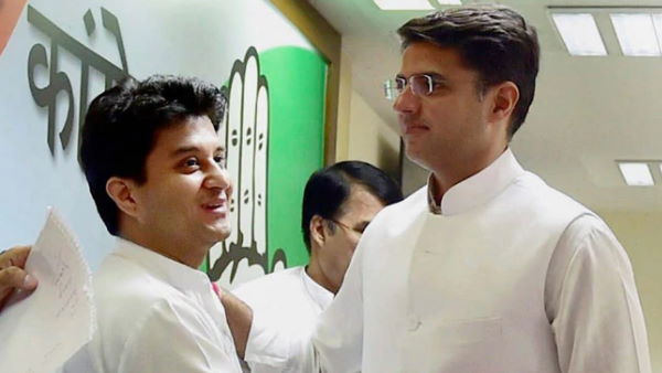 Jyotiraditya Scindia met Sachin Pilot in Gwalior Madhya Pradesh election Campaign Jyotiraditya Scindia met Sachin Pilot in Gwalior Madhya Pradesh election Campaign