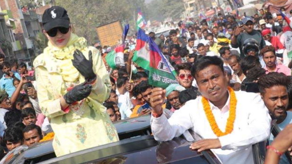 प्रकाश चंद्र झूठा, ब्लैकमेलर और गंदा व्यक्ति