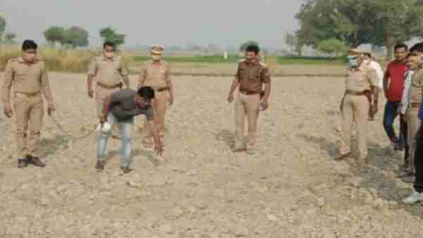 अवधेश के शव को जलाने के बाद खेत में दबाया था