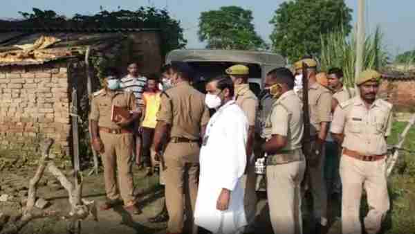 Elderly couple brutally murdered in Azamgarh district Elderly couple brutally murdered in Azamgarh district