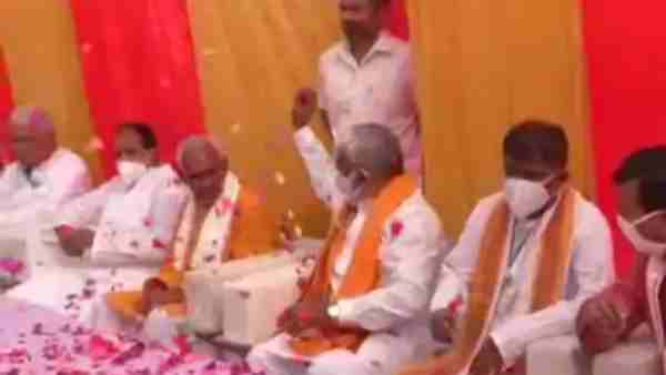 BJP state president shower flowers on MLA Surendra Singh BJP state president shower flowers on MLA Surendra Singh
