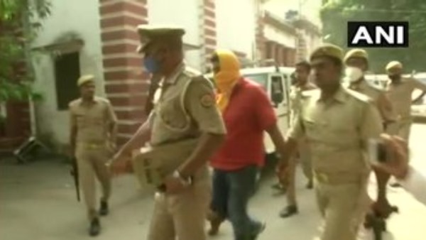 Main accused of Ballia firing incident Dhirendra Singh sent to 14 days judicial custody Main accused of Ballia firing incident Dhirendra Singh sent to 14 days judicial custody