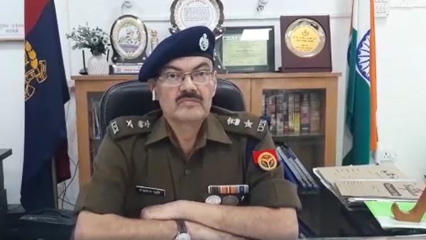 Girl body found in canal in barabanki Girl body found in canal in barabanki