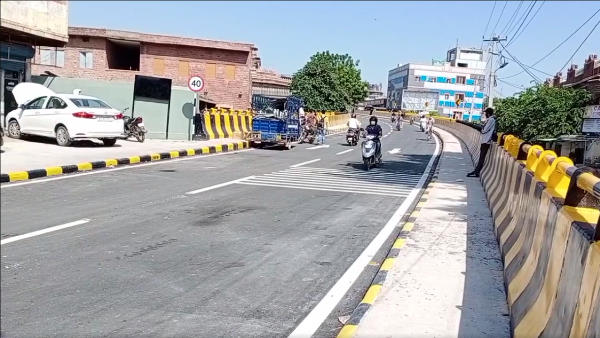 प्रशासन करवा रहा था रंग रोगन