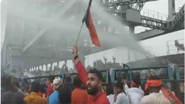 Kolkata:What did the water mix to throw on BJP workers, Mamata government told Kolkata:What did the water mix to throw on BJP workers, Mamata government told