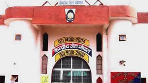 SIMI, hunger strike, Bhopal central jail, hospital, food, frisking, inmates, jailbreak, human rights, madhya pradesh, bhopal, मध्य प्रदेश, भोपाल, भोपाल जेल, भूख हड़ताल, सिमी SIMI, hunger strike, Bhopal central jail, hospital, food, frisking, inmates, jailbreak, human rights, madhya pradesh, bhopal, मध्य प्रदेश, भोपाल, भोपाल जेल, भूख हड़ताल, सिमी