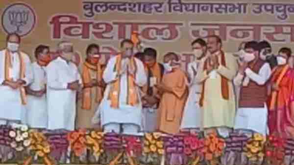 UP by-election: Former minister KiranPal Singh join BJP in front of CM Yogi Adityanath UP by-election: Former minister KiranPal Singh join BJP in front of CM Yogi Adityanath