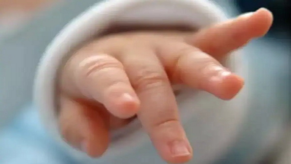 One And A Half Year Old Girl Falls From Third Floor, Dies One And A Half Year Old Girl Falls From Third Floor, Dies