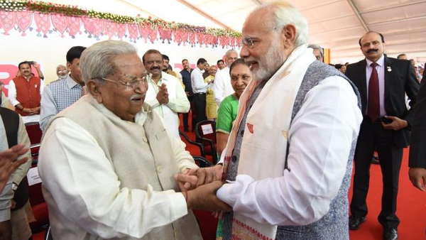 गुजरात के पूर्व मुख्यमंत्री केशुभाई पटेल का निधन पर बोले पीएम मोदी, उन्हें गुजरातियों के लिए समर्पित किया जीवन गुजरात के पूर्व मुख्यमंत्री केशुभाई पटेल का निधन पर बोले पीएम मोदी, उन्हें गुजरातियों के लिए समर्पित किया जीवन