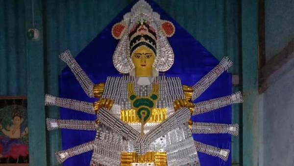 सोशल मीडिया पर वायरल हो रही तस्वीरें