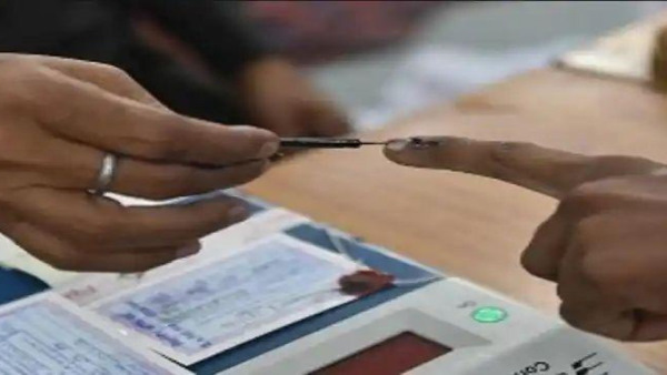 किस नगर निगम में मतदान केन्द्र?
