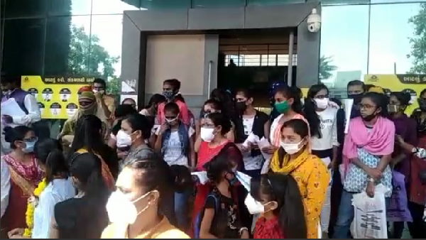 100 से ज्यादा लड़कियों ने मांगा लाईसेंस