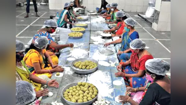 फरसाण-नमकीन भी खाया जाता है