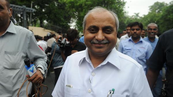 a BJP Worker arrested in case of Slipper throw on Gujarat Deputy CM Nitin Patel a BJP Worker arrested in case of Slipper throw on Gujarat Deputy CM Nitin Patel