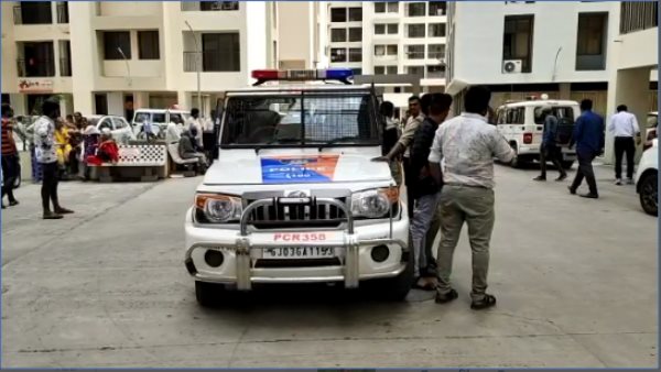 lakhs rupees fraud in the name of government jobs at vadodara lakhs rupees fraud in the name of government jobs at vadodara