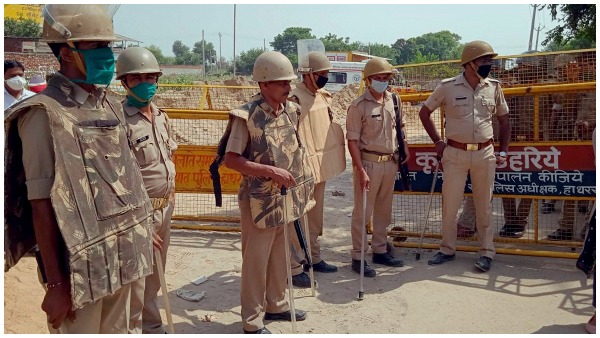 पीड़िता का गांव सील, घरवालों के छीने गए मोबाइल फोन