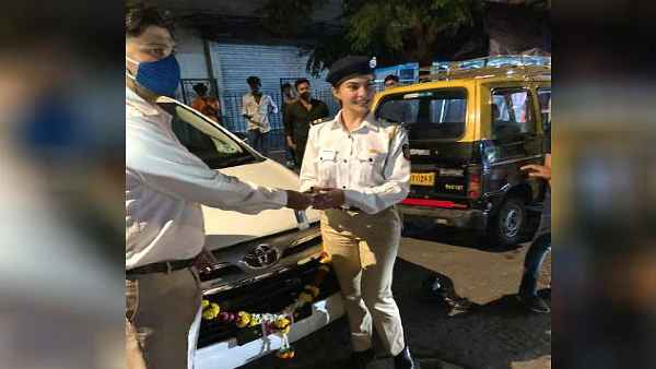 सोशल मीडिया पर जमकर उनकी तारीफ हो रही है