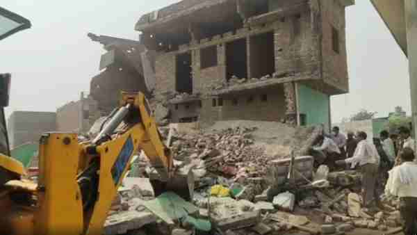 Two-storey house collapses in Kasganj Two-storey house collapses in Kasganj