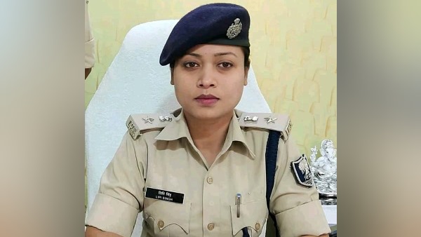 2019 में भी चुनाव आयोग ने पद से हटाया