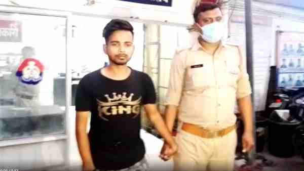 meerut: physical attack a minor student in a car meerut: physical attack a minor student in a car