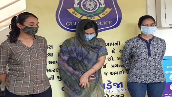 निकिता ने डिलीट की ससुर के साथ वॉट्सएप चैट
