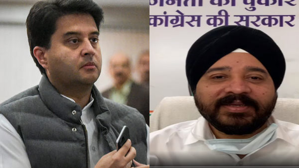 MP by elections 2020 : Scindias photo missing from BJPs resolution letter after digital chariot MP by elections 2020 : Scindias photo missing from BJPs resolution letter after digital chariot