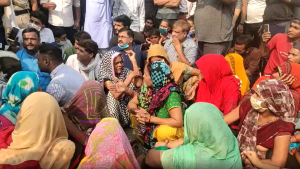 Nikita Murder: family protested and demanded hearing in fast track court Nikita Murder: family protested and demanded hearing in fast track court