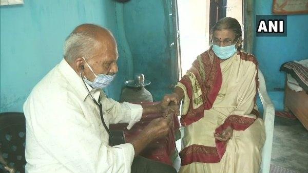 60 वर्षों से निरंतर यूं ही कर रहे गरीबों की सेवा