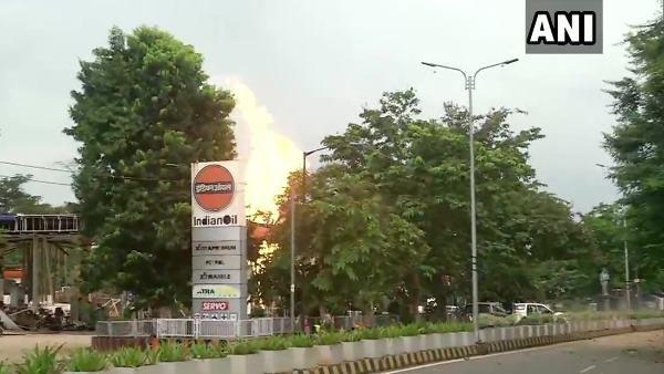 Odisha fire in petrol pump in bhubaneswar near raj bhavan Odisha fire in petrol pump in bhubaneswar near raj bhavan
