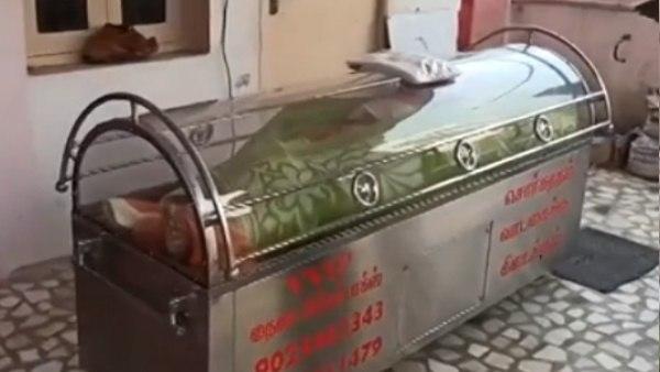 मरने से पहले ही फ्रीजर बाक्स में रात भर लिटा दिया
