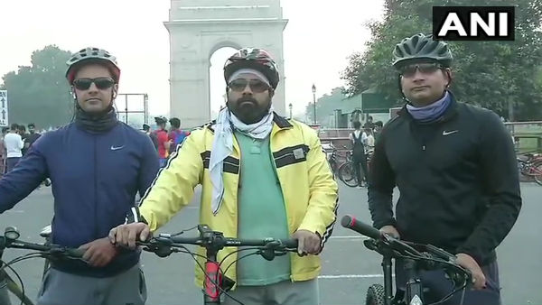 Air Pollution: आज भी दिल्ली की हवा का स्तर खराब Air Pollution: आज भी दिल्ली की हवा का स्तर खराब