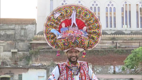 a special PPE kit-themed Navratri costume designed by A Garba dancer in Ahmedabad a special PPE kit-themed Navratri costume designed by A Garba dancer in Ahmedabad