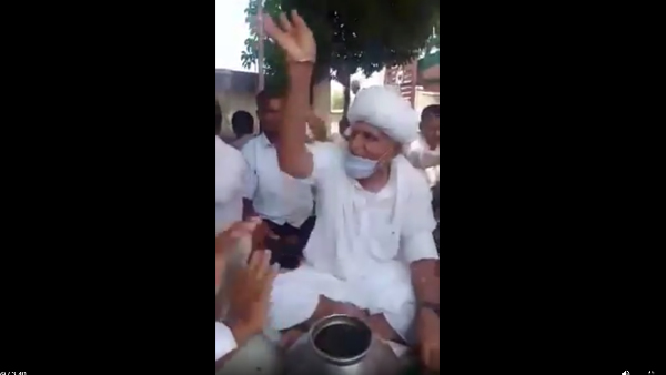 17 से 18 लाख की अफीम बांटी