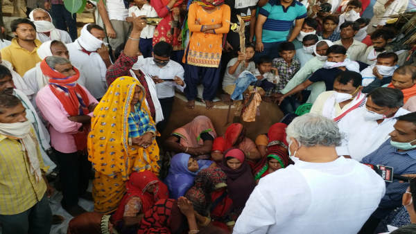 सांसद किरोड़ी लाल मीणा ने एक लाख की मदद की